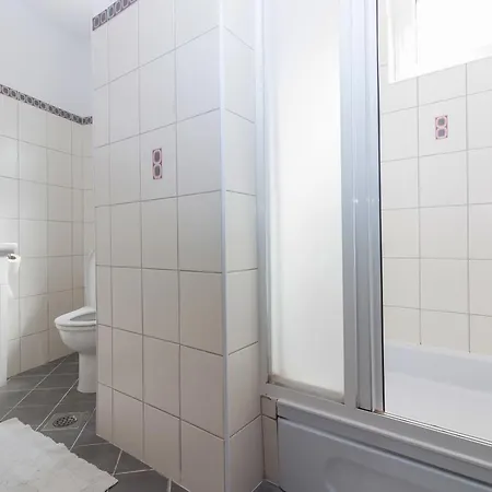 Dudan Lakeview Apartment *