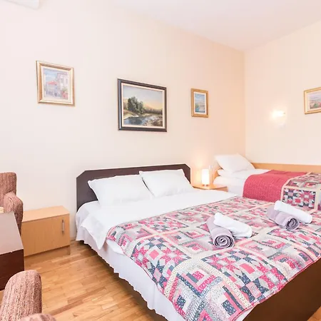 Dudan Lakeview Apartment